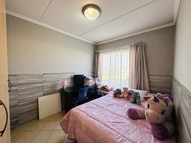 Spacious Ground Floor Unit with Private Garden & Built-in Braai - Photo 6