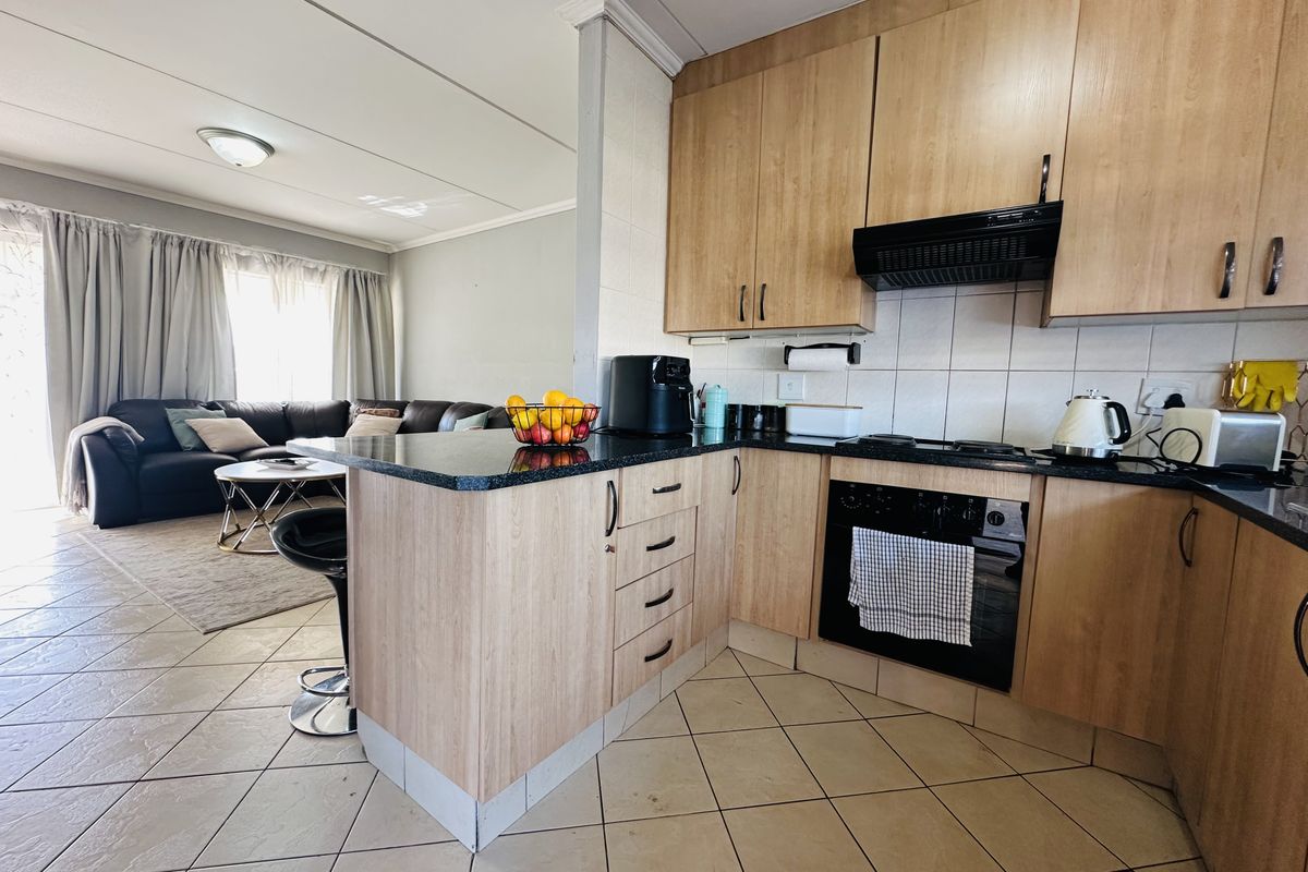 Spacious Ground Floor Unit with Private Garden & Built-in Braai - Photo 4