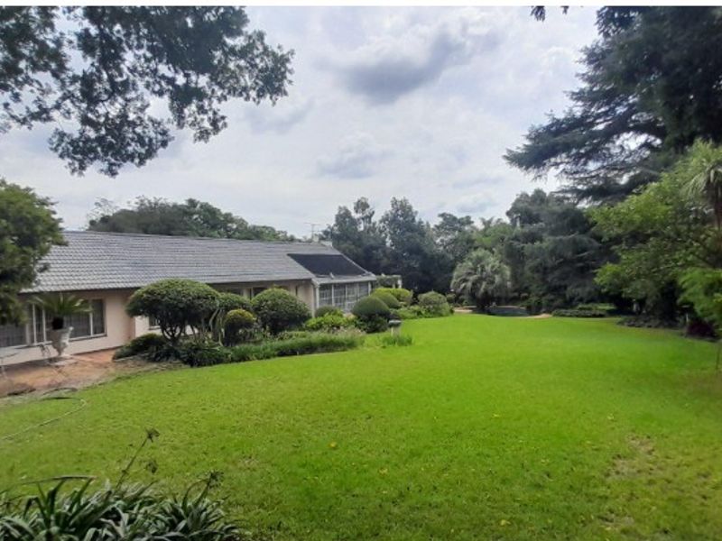 Spacious 4-Bedroom Home with Flatlet & Staff Accommodation – Ideal for Family Living & Investment - Photo 1
