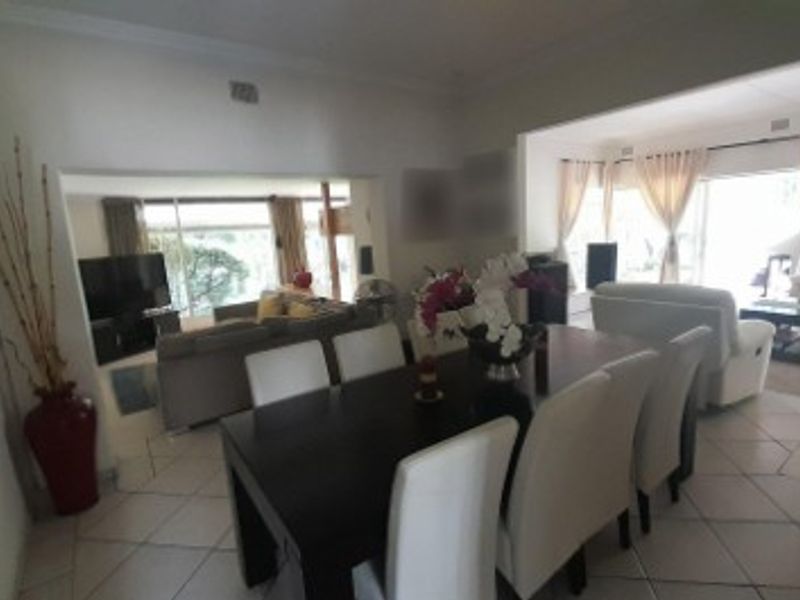 Spacious 4-Bedroom Home with Flatlet & Staff Accommodation – Ideal for Family Living & Investment - Photo 8