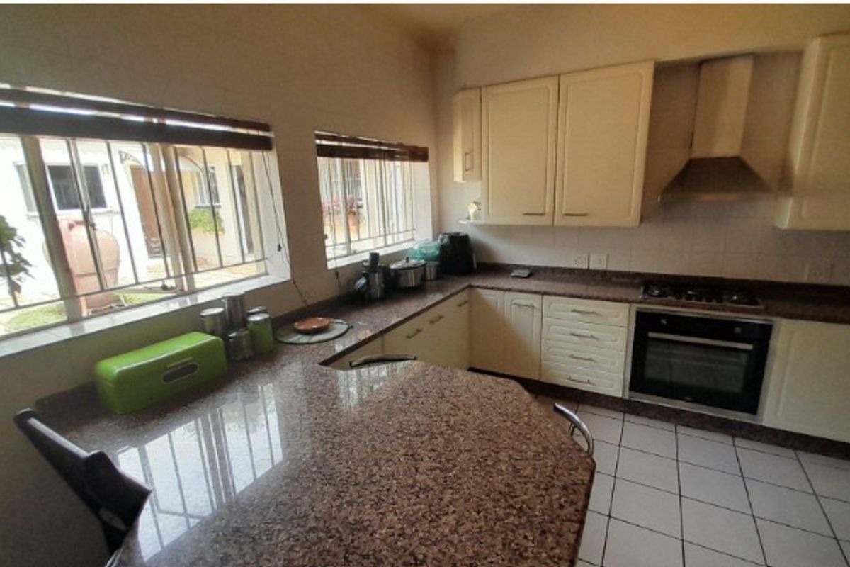 Spacious 4-Bedroom Home with Flatlet & Staff Accommodation – Ideal for Family Living & Investment - Photo 3