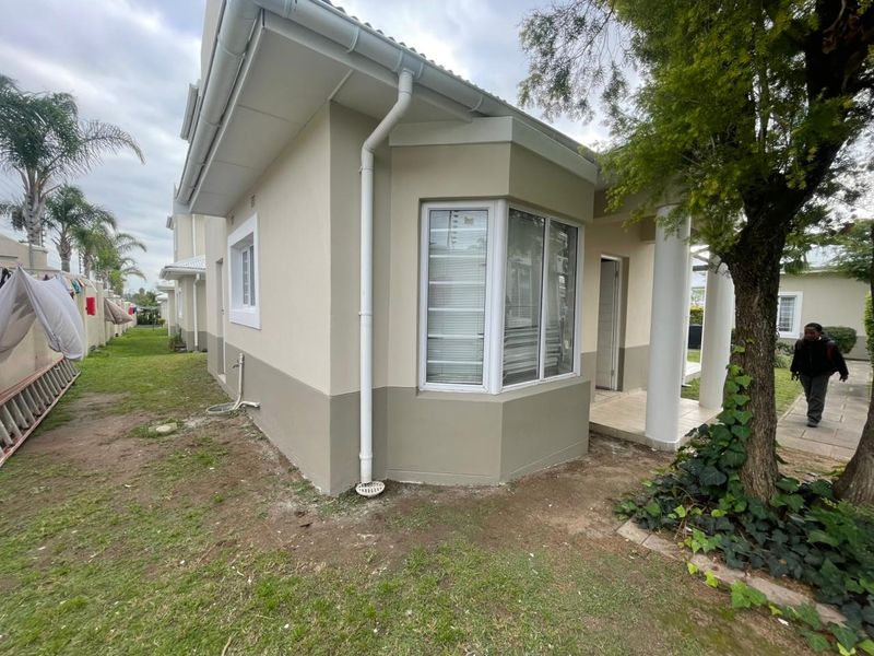3 Bedroom Townhouse in Coralwood, Beacon Bay - Photo 5