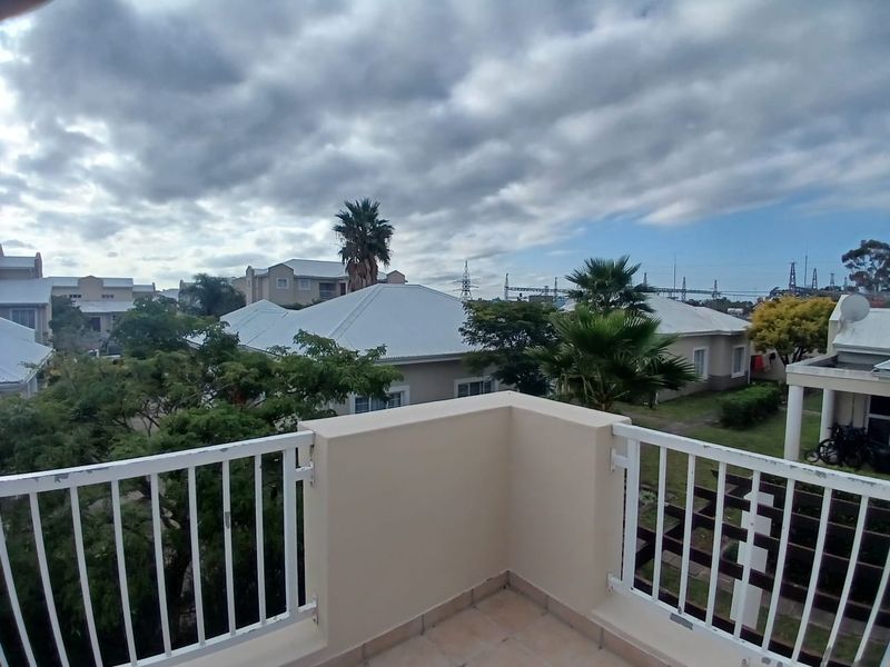 3 Bedroom Townhouse in Coralwood, Beacon Bay - Photo 7