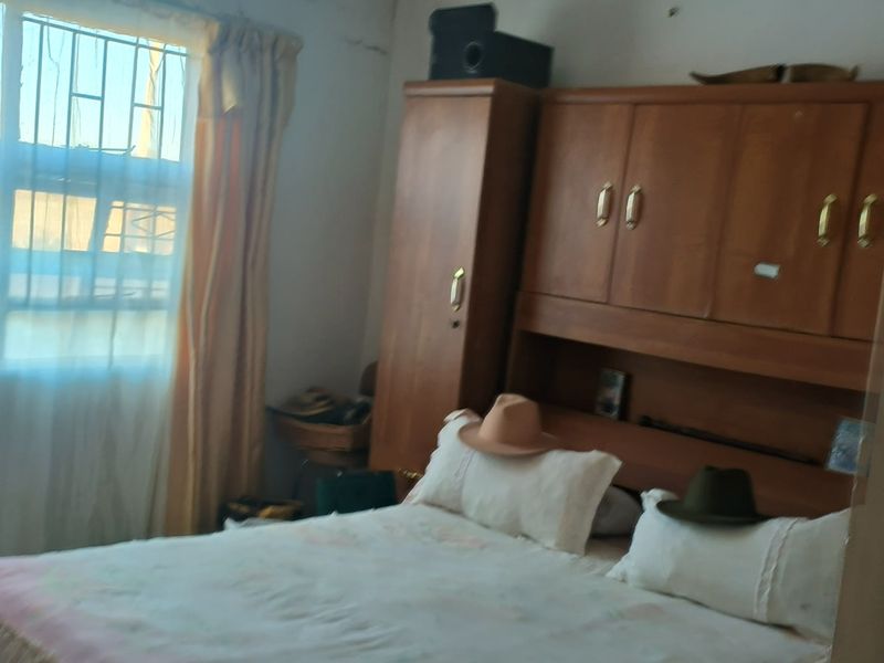 SPECIOUS 4 BEDROOM FAMILY HOME IN JOUBERTON - Photo 10