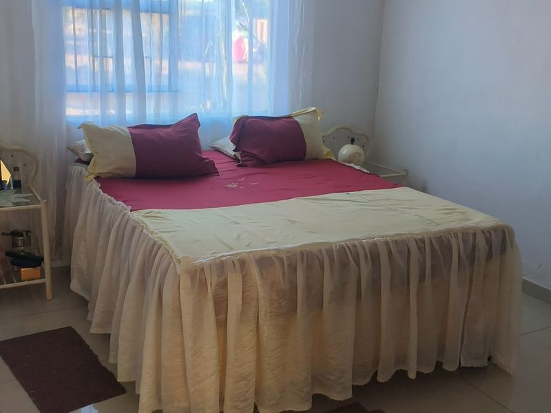 SPECIOUS 4 BEDROOM FAMILY HOME IN JOUBERTON - Photo 7