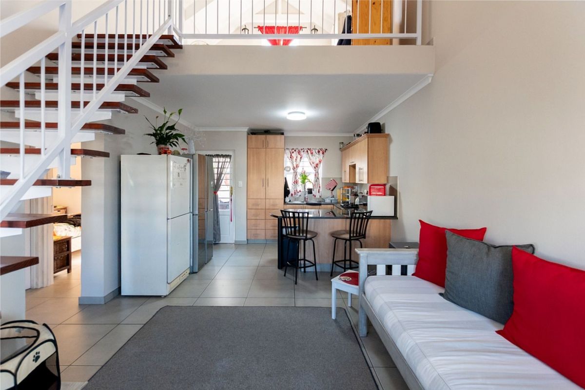 A 2 bedroom estate home with a loft area in popular Laguna Sands - Photo 3