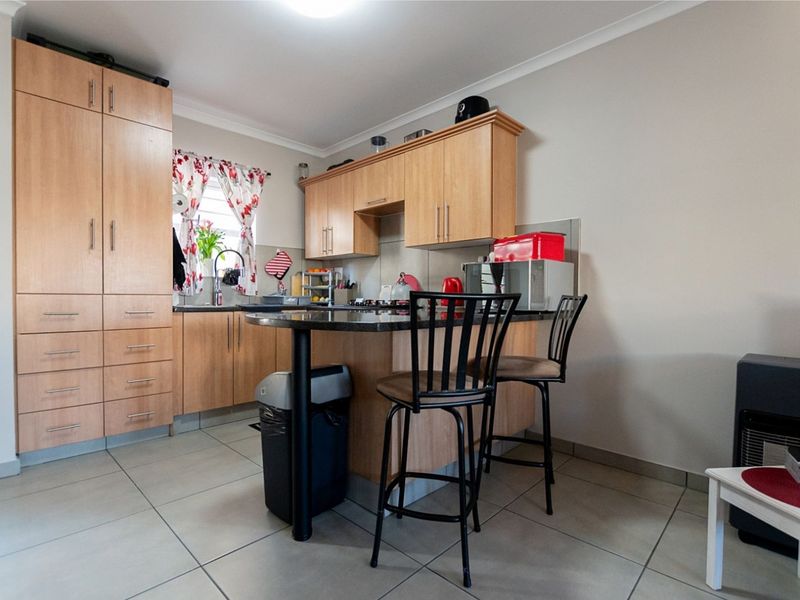 A 2 bedroom estate home with a loft area in popular Laguna Sands - Photo 7