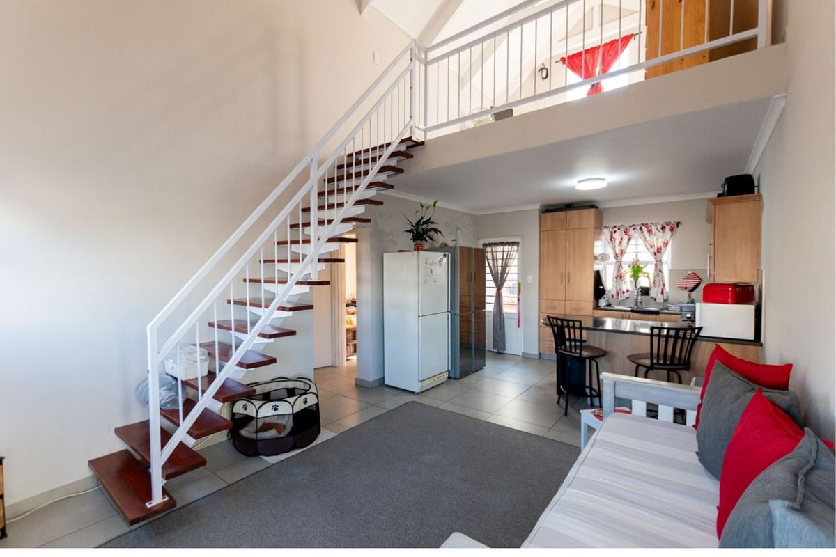 A 2 bedroom estate home with a loft area in popular Laguna Sands - Photo 2