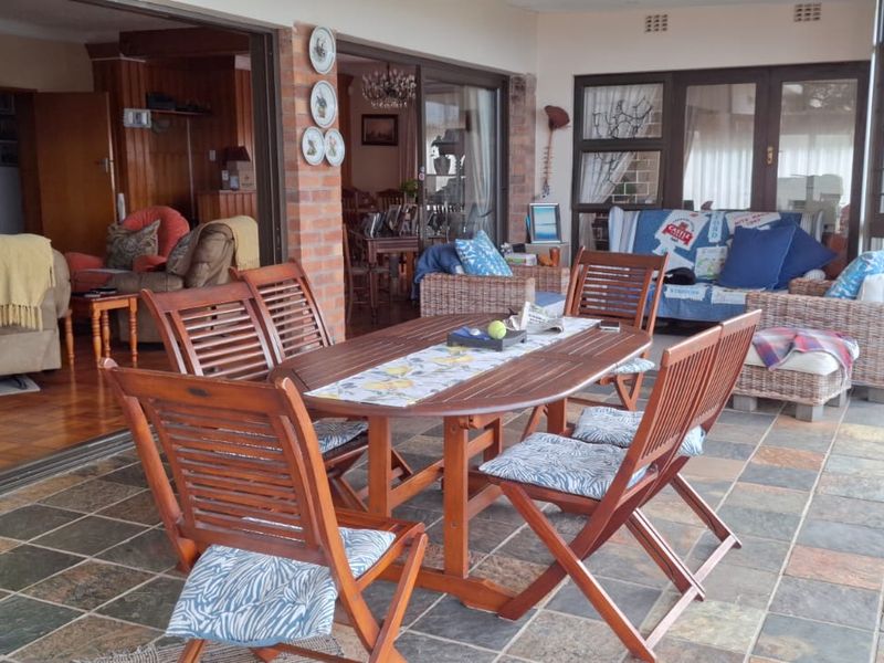5 Bedroom Family Home with Pool, Guest Accommodation & Income Potential in Nahoon Beach - Photo 3