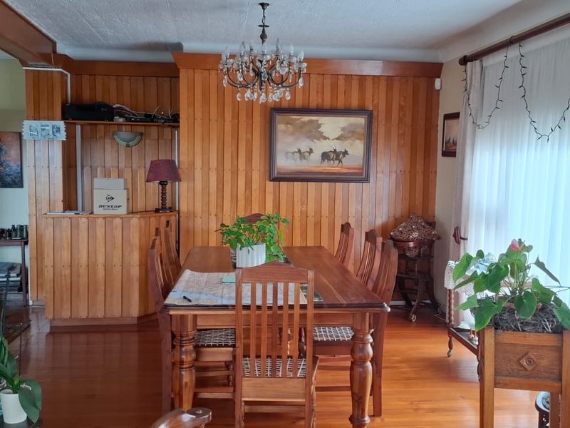 5 Bedroom Family Home with Pool, Guest Accommodation & Income Potential in Nahoon Beach - Photo 10