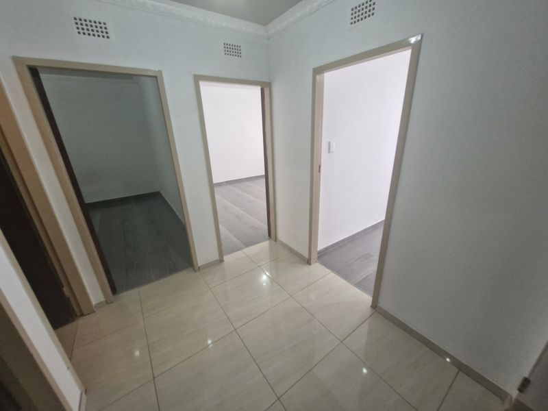 Spacious Family Home with Flatlet - Photo 4