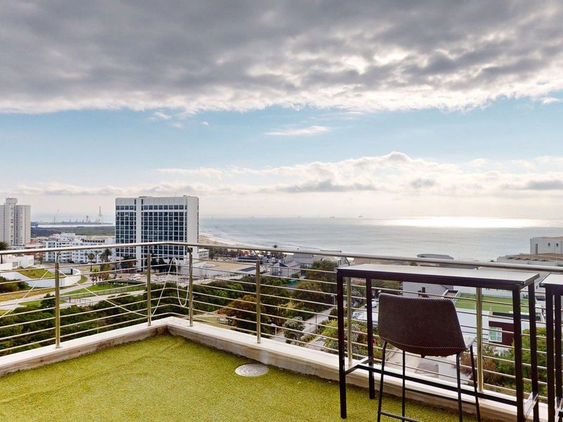 Luxury Penthouse with Unrivalled Ocean & Harbour Views - Photo 1