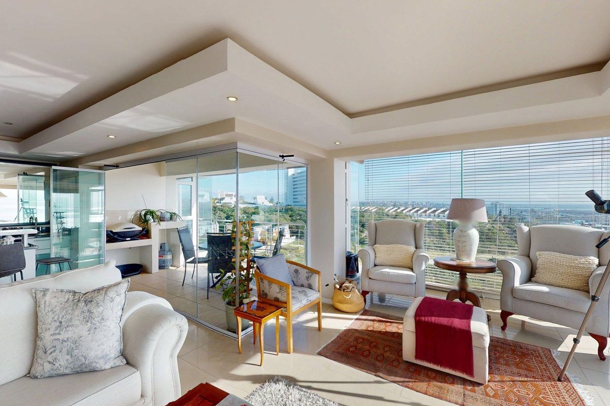 Luxury Penthouse with Unrivalled Ocean & Harbour Views - Photo 3