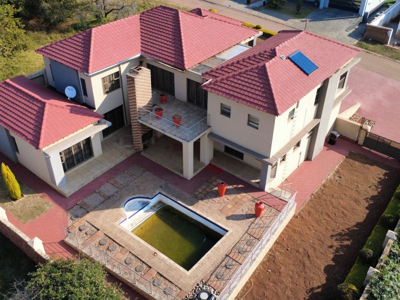 Executive Family Home Offering Style, Space and Comfort - Photo 3