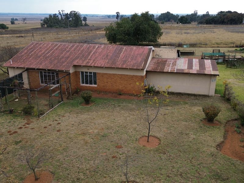 Escape to the Countryside – Spacious Plot for Sale Near Nigel - Photo 2