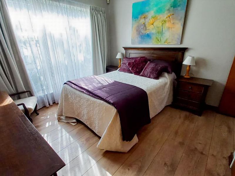 Spacious 5-Bedroom Family Home in the Heart of Wierda Park - Photo 10