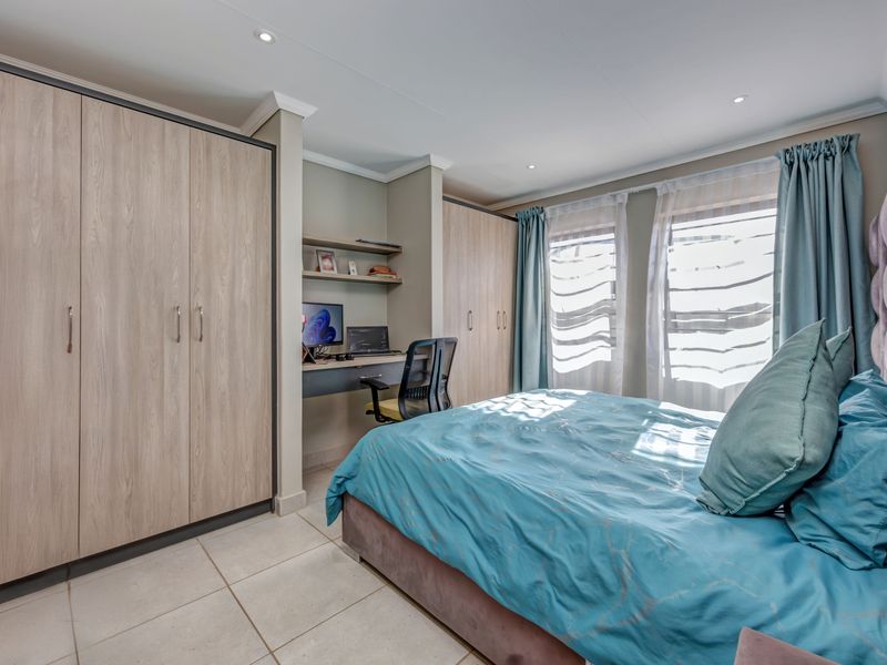 Discover Your Dream Home in Lion Pride Lifestyle Estate! Back-up power! - Photo 8