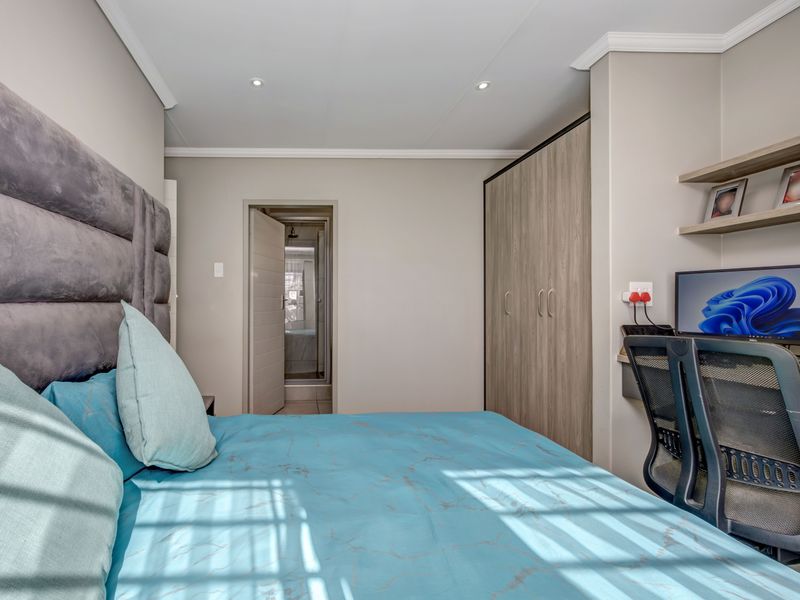 Discover Your Dream Home in Lion Pride Lifestyle Estate! Back-up power! - Photo 7
