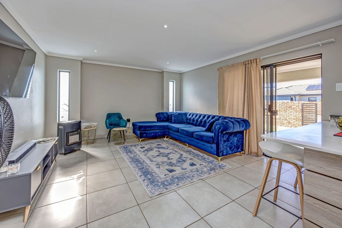 Discover Your Dream Home in Lion Pride Lifestyle Estate! Back-up power! - Photo 5