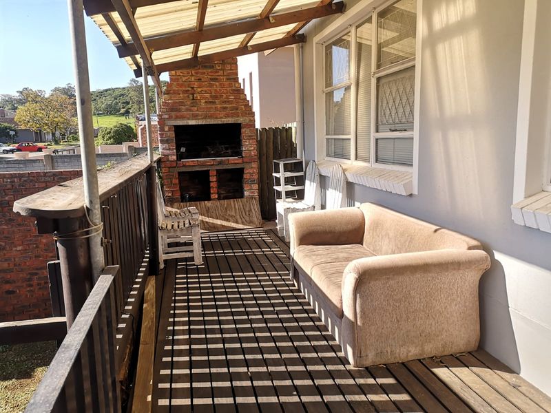 Comfortable Family Living with Excellent Potential in Popular Fairbridge Heights - Photo 4