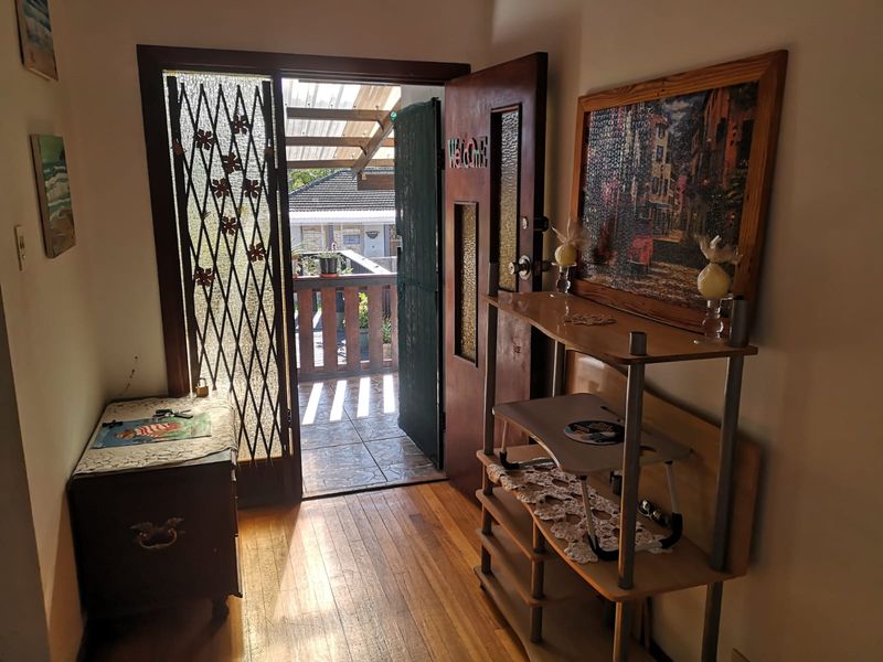 Comfortable Family Living with Excellent Potential in Popular Fairbridge Heights - Photo 8