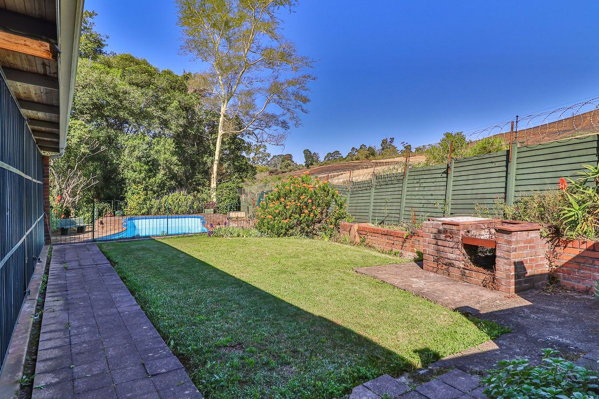 CHARMING HOME WITH 1 BEDROOM 1 FLAT - Photo 3