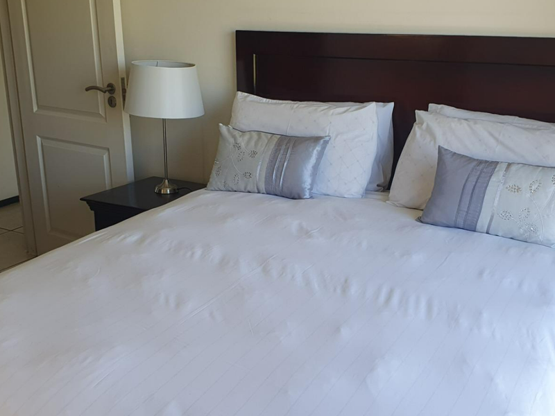 Spacious 3-Bedroom Ground Floor Unit – Katara Complex - Photo 3