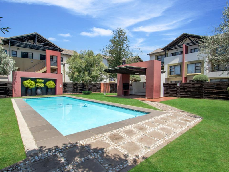 Spacious 3-Bedroom Ground Floor Unit – Katara Complex - Photo 6