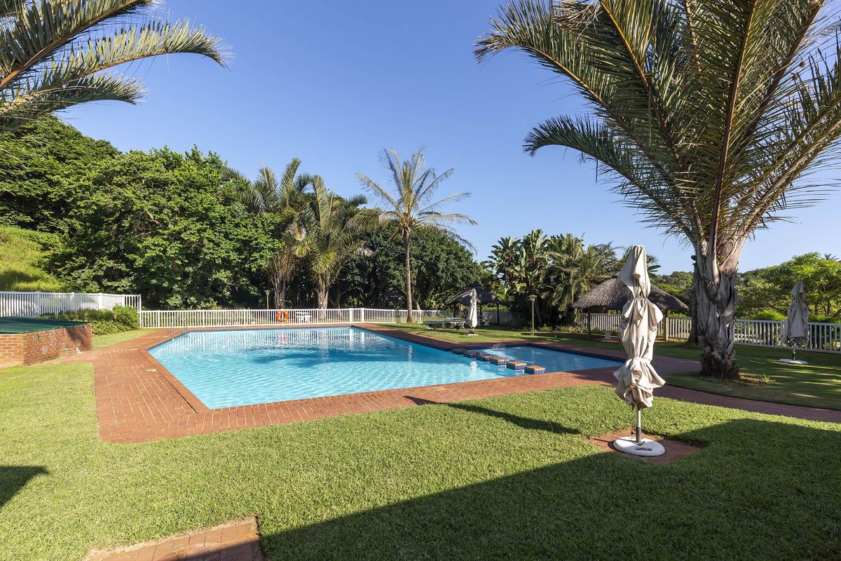 Spacious Coastal Living with Stunning Sea Views in Beverley Hills Estate - Photo 2