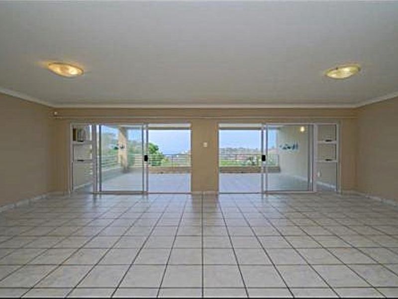 Spacious Coastal Living with Stunning Sea Views in Beverley Hills Estate - Photo 4