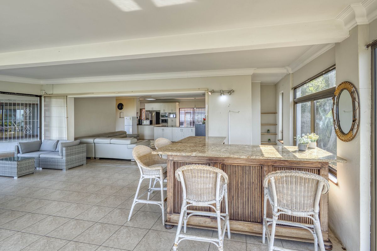 Lifestyle Retreat with Harbour Views in a Prestigious Setting - Photo 3
