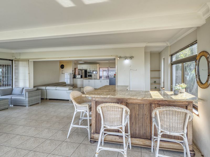 Lifestyle Retreat with Harbour Views in a Prestigious Setting - Photo 3