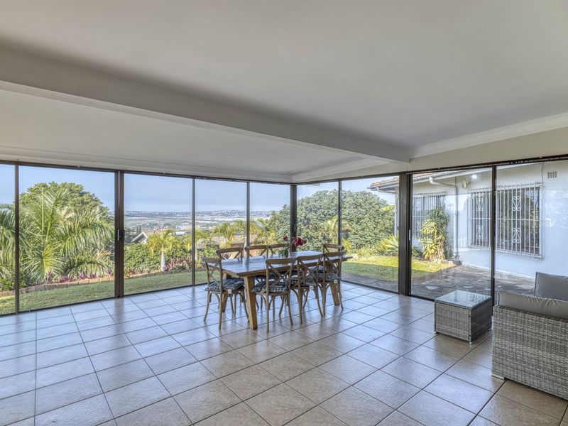 Lifestyle Retreat with Harbour Views in a Prestigious Setting - Photo 1
