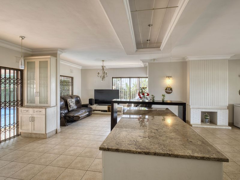 Lifestyle Retreat with Harbour Views in a Prestigious Setting - Photo 8