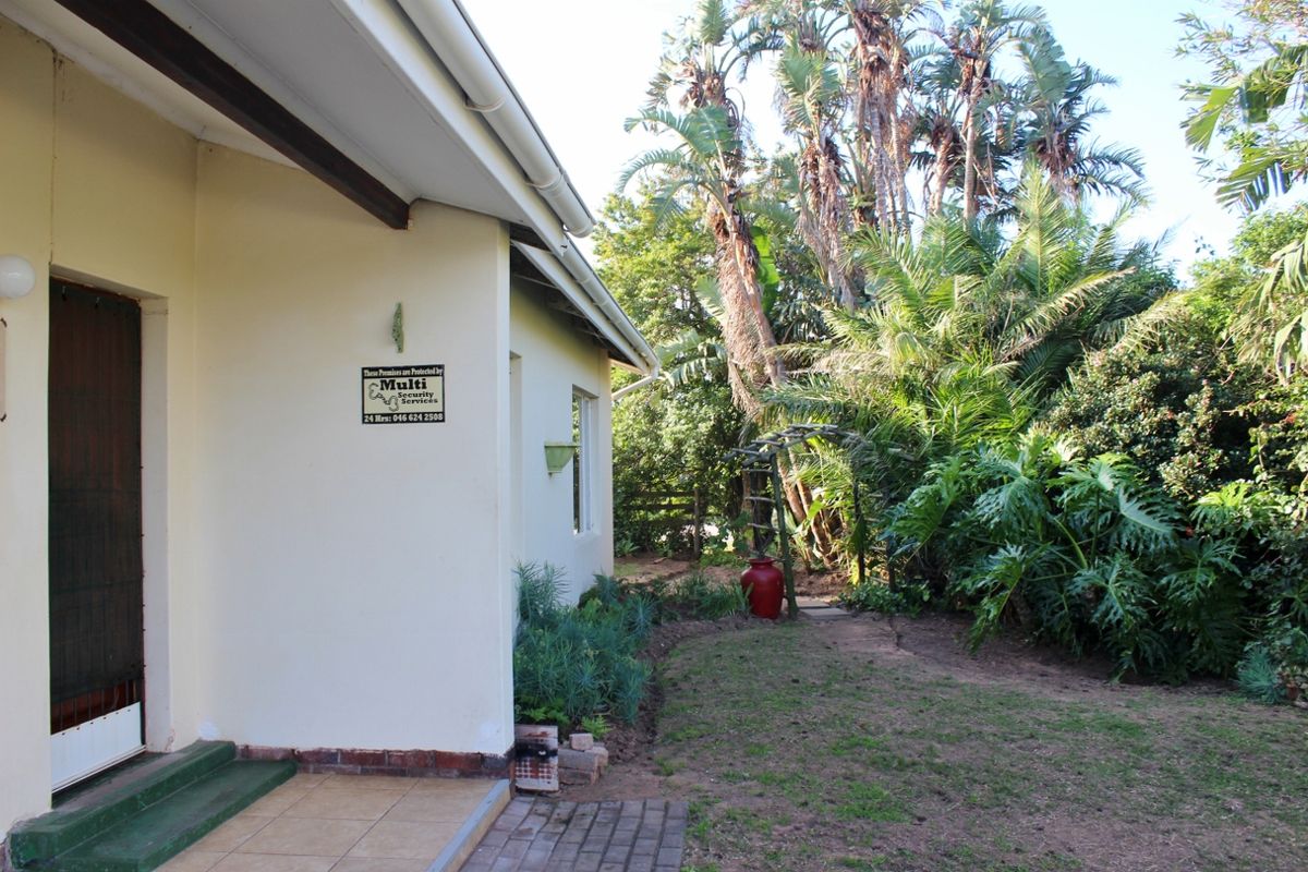 Three Bedroom Home and a Separate Flat in Port Alfred - Photo 4