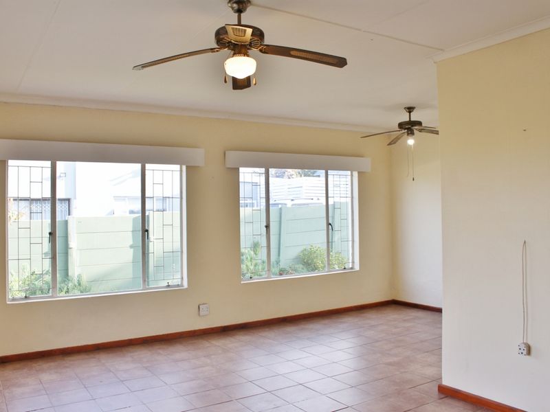 Three Bedroom Home and a Separate Flat in Port Alfred - Photo 7