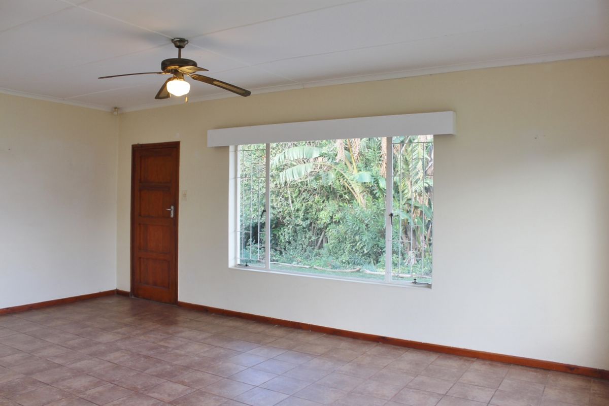 Three Bedroom Home and a Separate Flat in Port Alfred - Photo 5