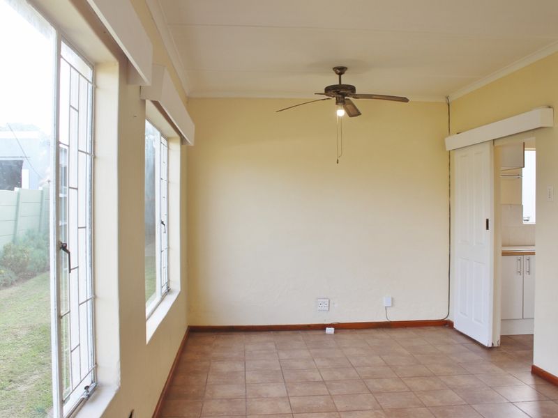 Three Bedroom Home and a Separate Flat in Port Alfred - Photo 8