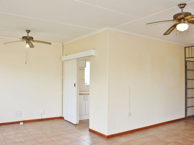 Three Bedroom Home and a Separate Flat in Port Alfred - Photo 9