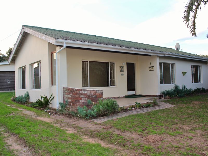 Three Bedroom Home and a Separate Flat in Port Alfred - Photo 3