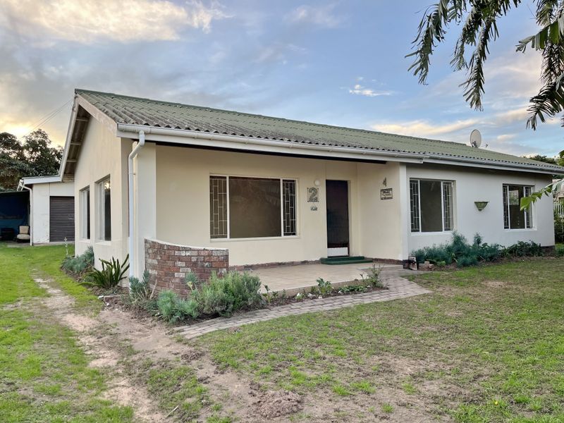 Three Bedroom Home and a Separate Flat in Port Alfred - Photo 1