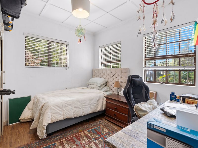 Prime 1,800m2 Property with Exceptional Potential - Photo 6