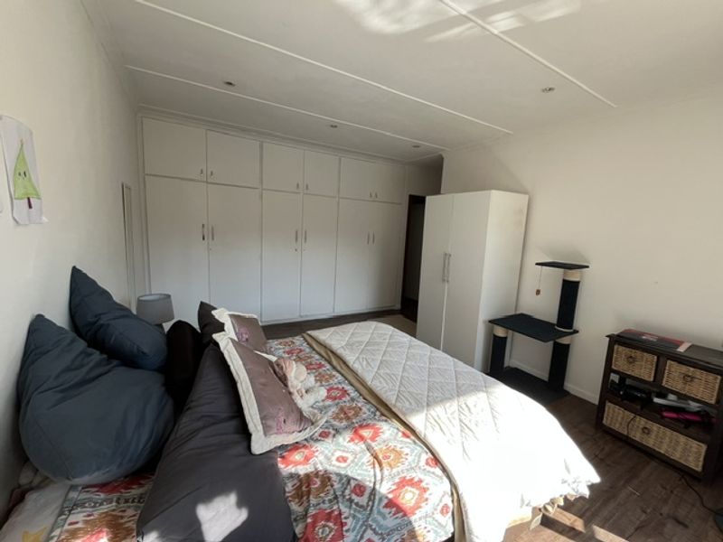 Spacious Family Home with Pool and Large Yard in Beacon Bay - Photo 8