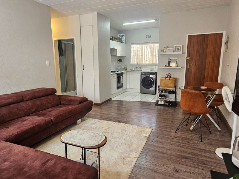 Space, Comfort, Secure Eden Glen Living - Photo 8