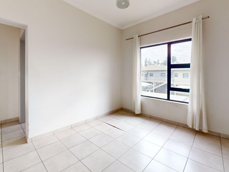 Modern 2-Bedroom Gem in a Secure Lifestyle Complex - Photo 9