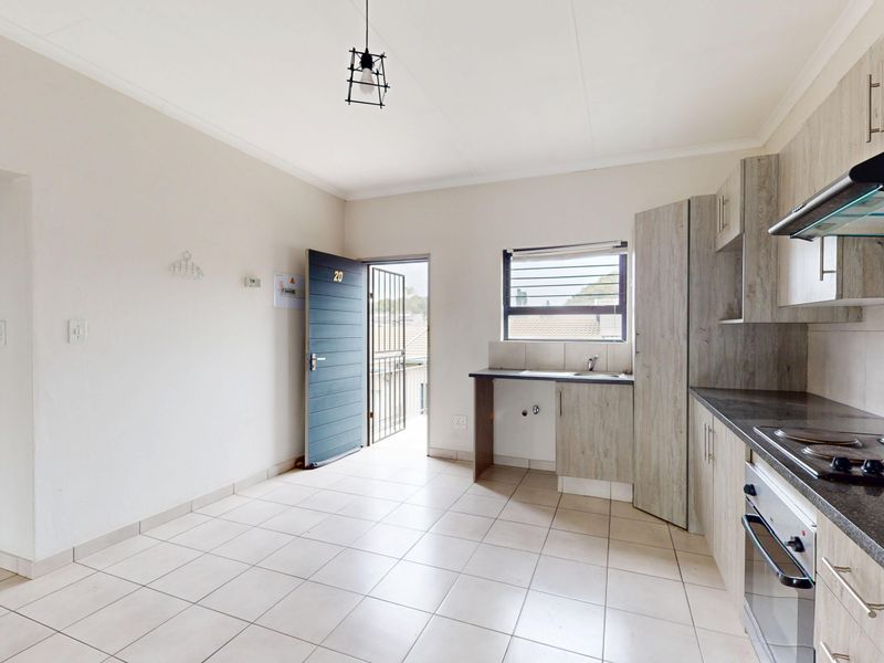 Modern 2-Bedroom Gem in a Secure Lifestyle Complex - Photo 3