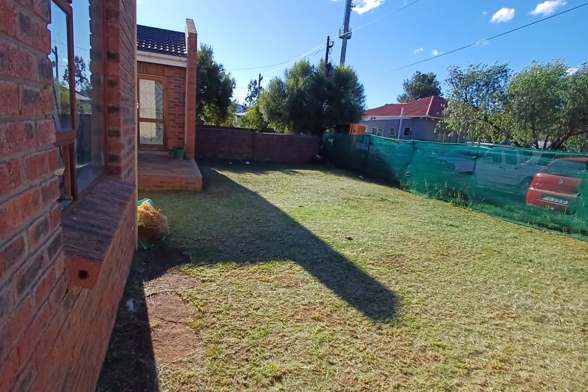 3 Bedroom Townhouse for Sale in Laurie Dashwood Park - Photo 5