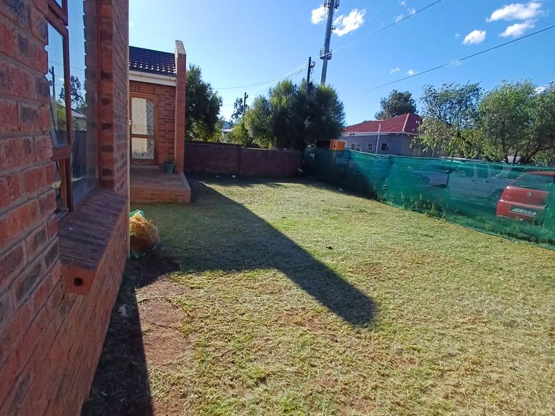 3 Bedroom Townhouse for Sale in Laurie Dashwood Park - Photo 5