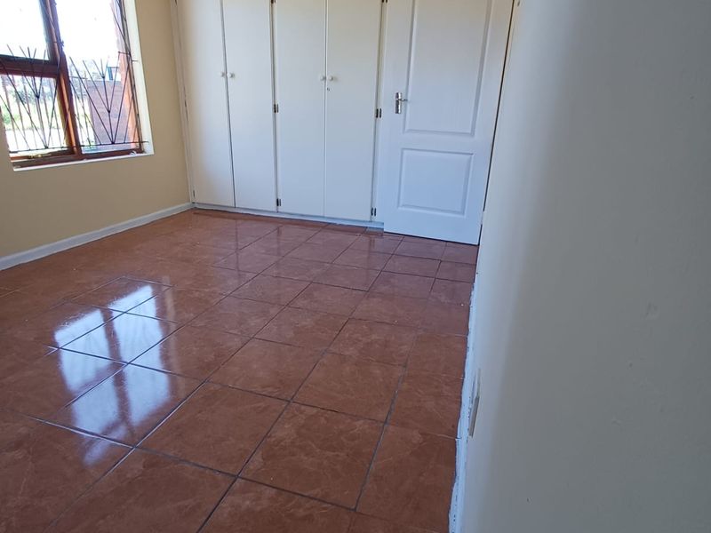 3 Bedroom Townhouse for Sale in Laurie Dashwood Park - Photo 10