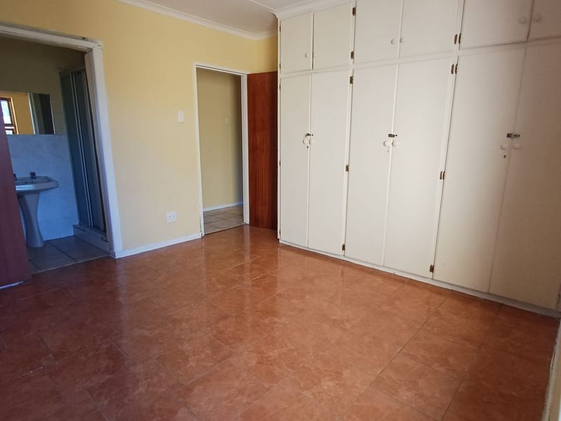 3 Bedroom Townhouse for Sale in Laurie Dashwood Park - Photo 8